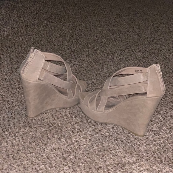 Chinese Laundry Mighty Strappy Wedges sz 9 - Picture 3 of 8